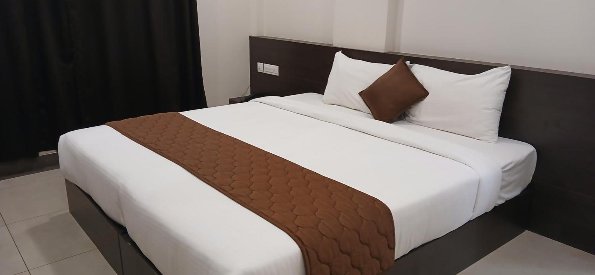 Hotel Pankaj Residency Guruvāyūr Extérieur photo